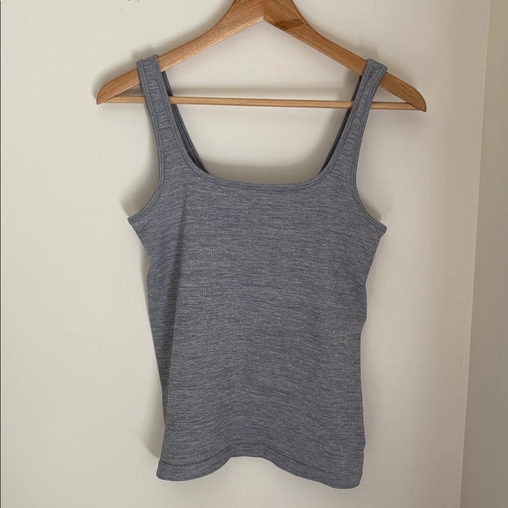 Athleta Renew Seamless Tank Sz Medium - Picture 2 of 5